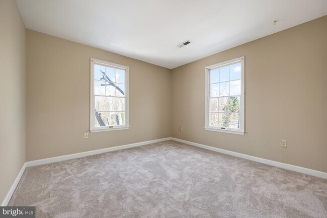 Building Photo - 8815 Surrey Ct