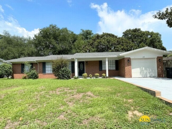 Building Photo - Updated 3-Bedroom Home in desirable Kenwood neighborhood!