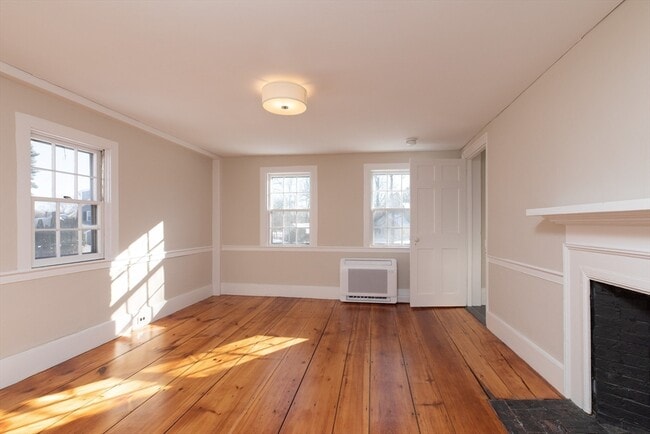 Building Photo - 21 Gardner St