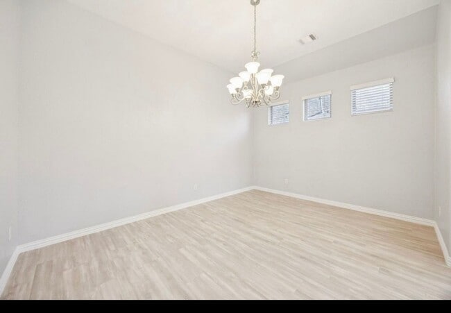 Building Photo - 725 Gray Washington Dr