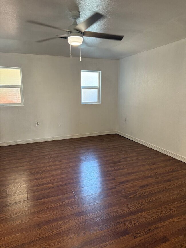 Building Photo - Charming Barndominium Rental with Scenic Foothill Views – Springville, CA