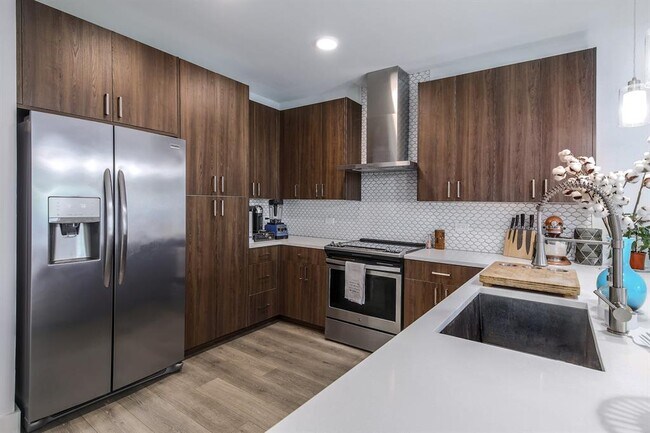 Building Photo - 2213 Poquito St