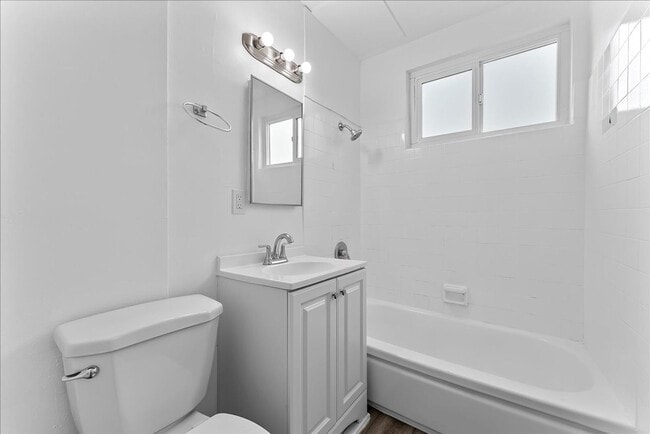 Building Photo - 511 S Verdugo Rd