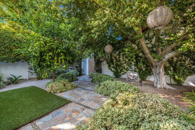 Building Photo - 535 N Belardo Rd