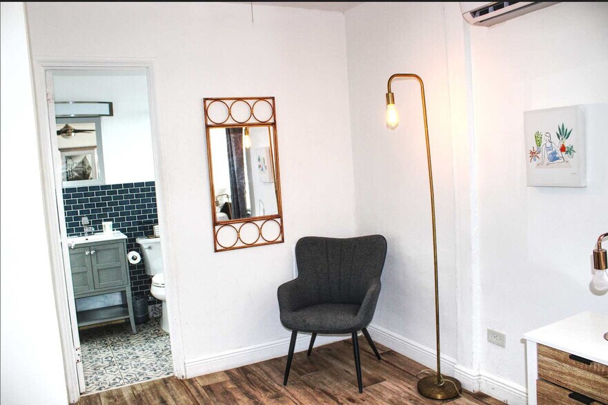 Building Photo - 329 Madison St