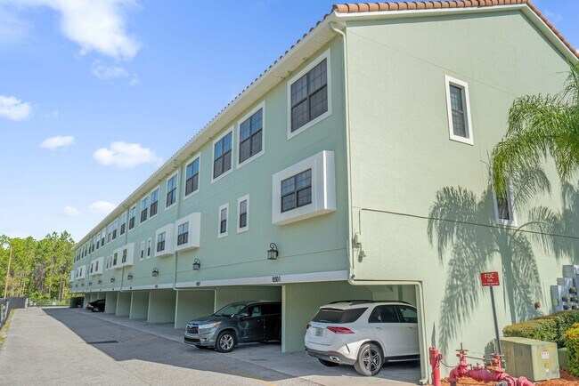 Building Photo - 14525 Damai Ln