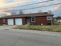 Building Photo - 240 Smith St