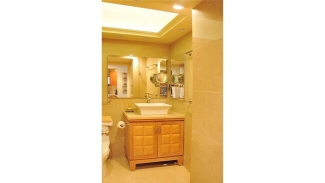 Building Photo - 150 W 56th St