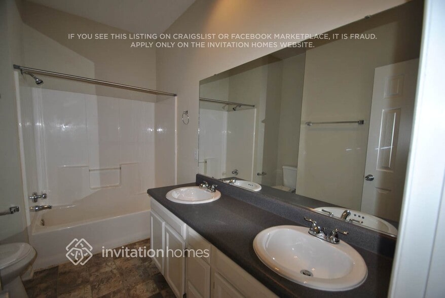 Building Photo - 6010 River Lake Cir