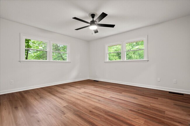 Building Photo - 511 Arbor Dr