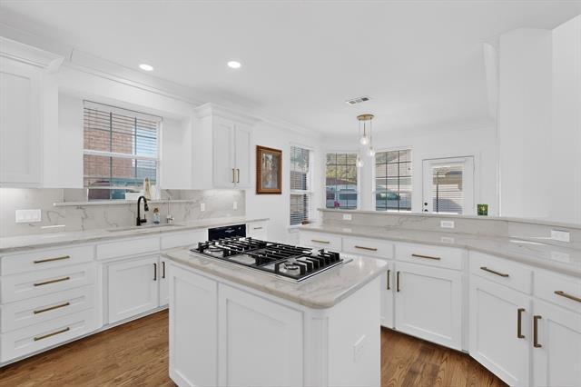 Building Photo - 6440 Fianna Hills Dr