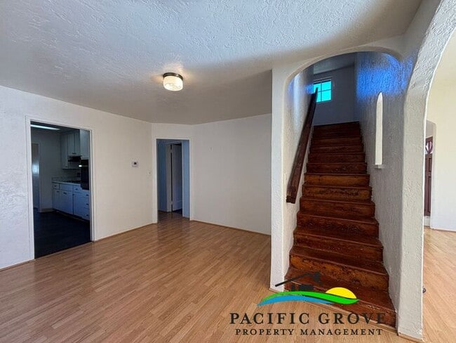 Building Photo - Delightful 3-Bedroom, 2 bath home in Pacific Grove