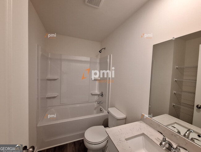 Building Photo - 516 Liberty Hall Dr