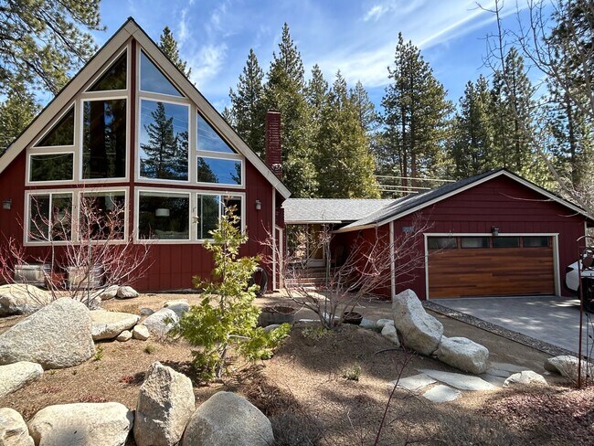 Building Photo - Upscale Chalet with 2 Car Garage Backing t...