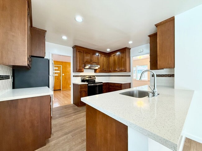 Building Photo - Newly Remodeled San Bruno Home - Easy SF/Silicon Valley Commute