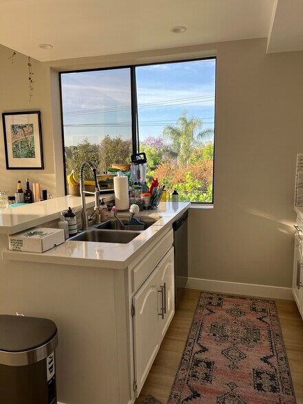 Kitchen - 869 S Wooster St