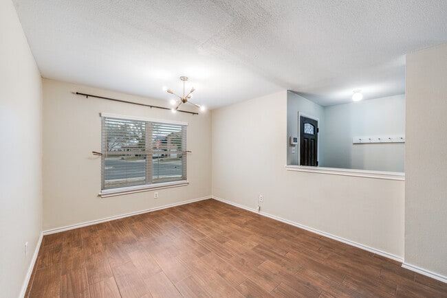 Building Photo - 6858 Celes Meadow Dr