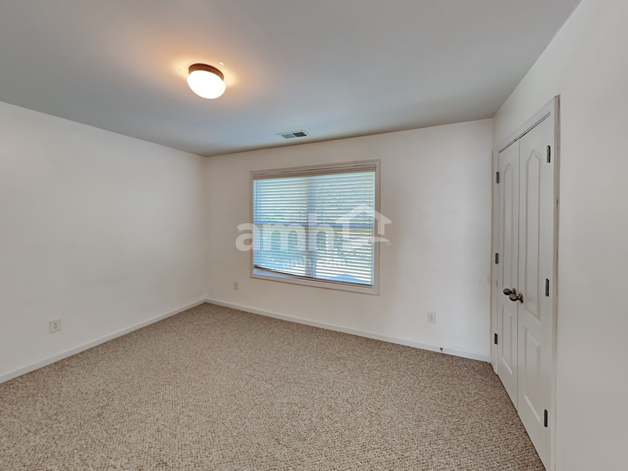 Building Photo - 302 Harmony Lake Dr