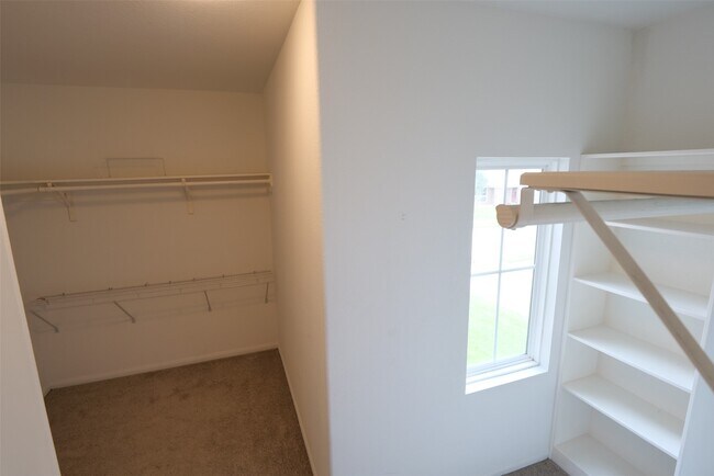 Building Photo - 23603 Legacy Oak St