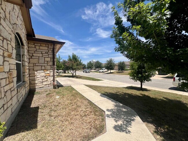 Building Photo - Beautifully updated one-story home!