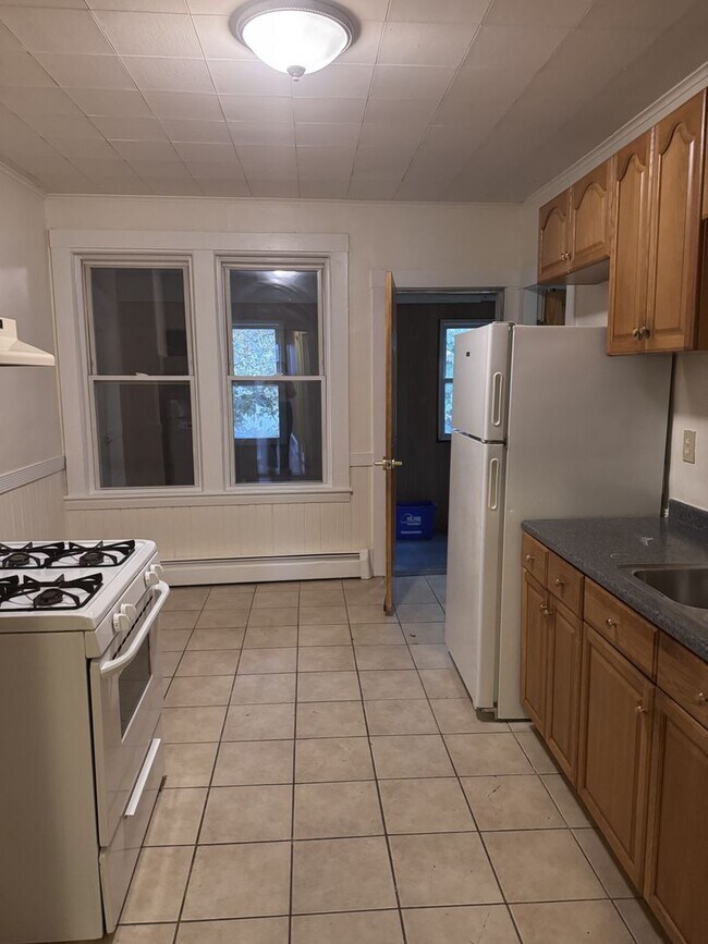 Building Photo - 1bed apartment in Watertown available in 9/1