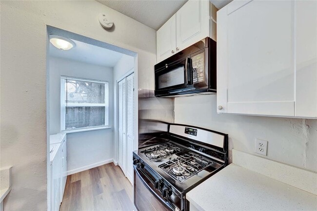Building Photo - 3514 Southridge Dr