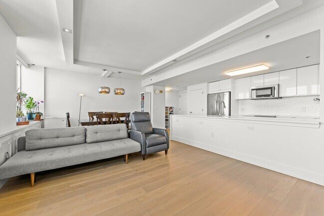 Building Photo - 88 Morgan St