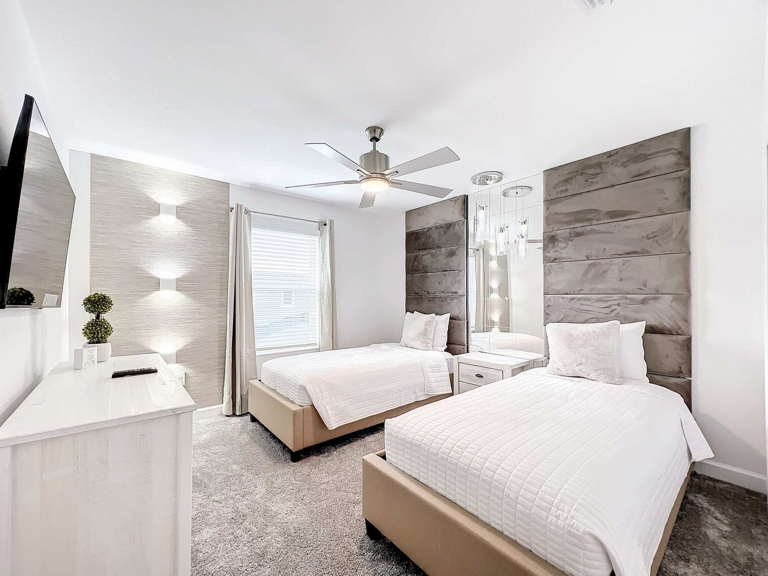 Building Photo - 4259 Paragraph Dr