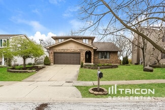 Building Photo - 2479 Lakeside Dr