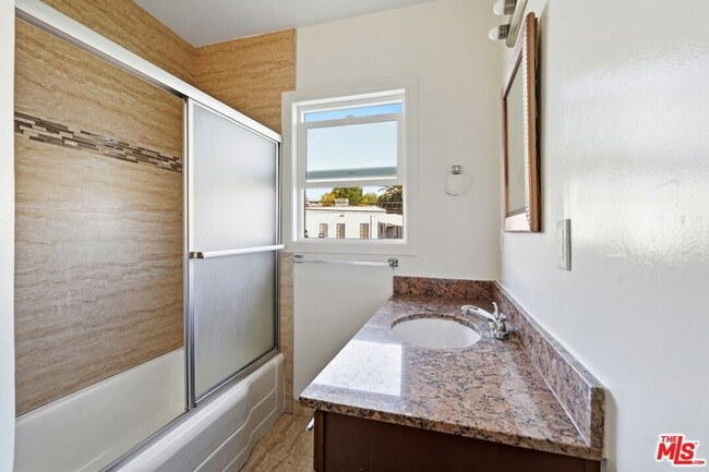 Building Photo - 1440 S Sherbourne Dr