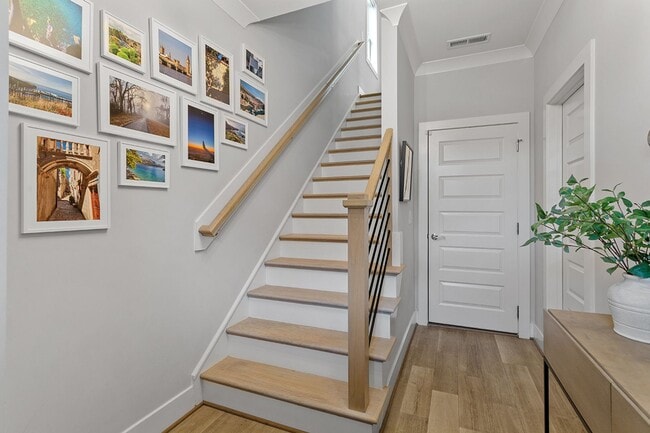 Building Photo - Stunning 3BD, 3.5BA Raleigh Townhome on a ...