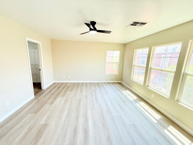Building Photo - Cozy and charming 3-bedroom, 2.5-bath home