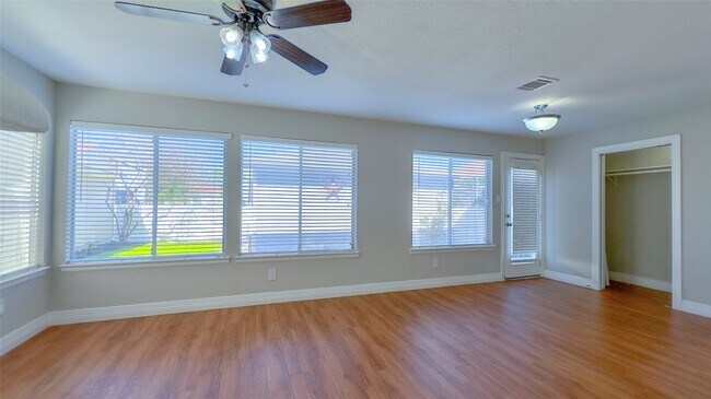 Building Photo - 9923 Farrell Dr