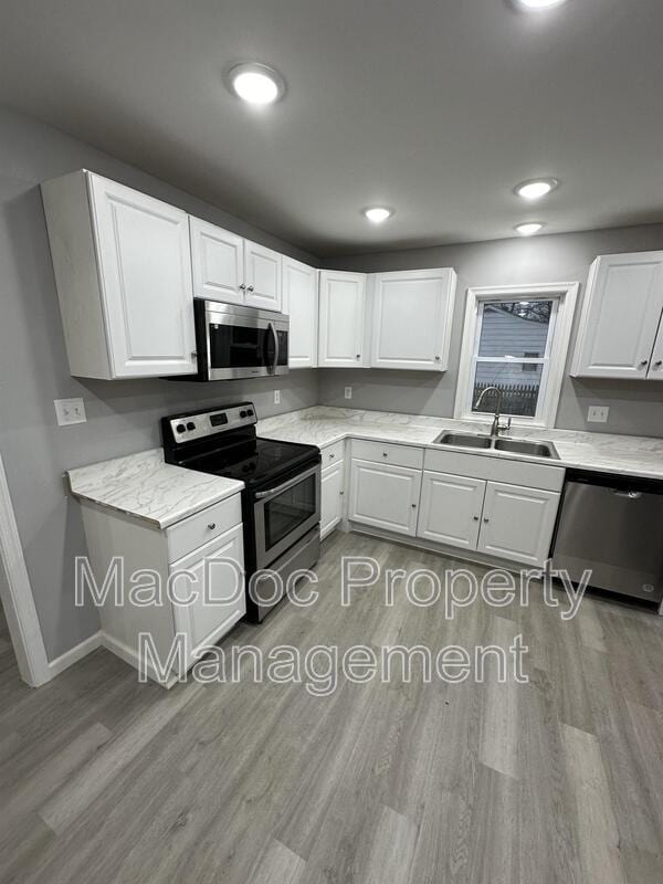 Building Photo - 210 Jett Dr