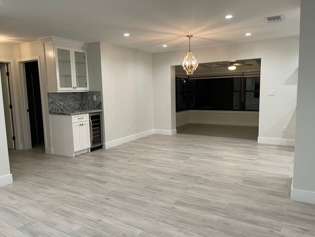 Building Photo - 8260 SW 98th St