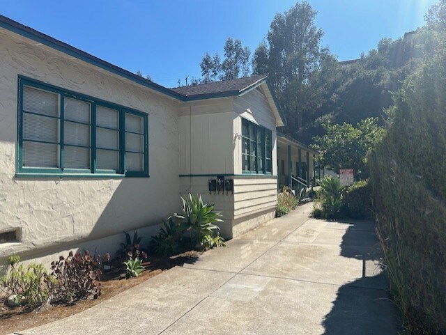 Building Photo - 219 Ladera St
