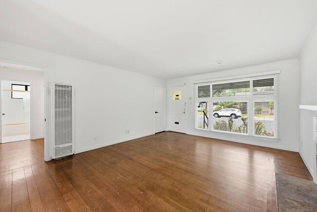 Building Photo - Charming single level family home located in sought after San Lorenzo Village.
