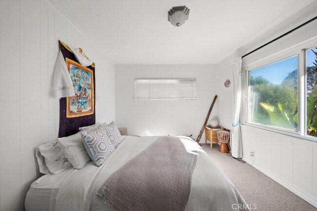 Building Photo - 128 Crescent Bay Dr