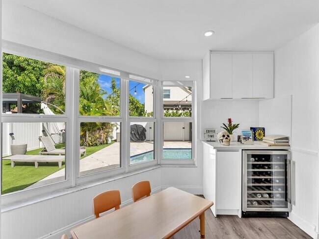 Building Photo - 9831 SW 58th Ct