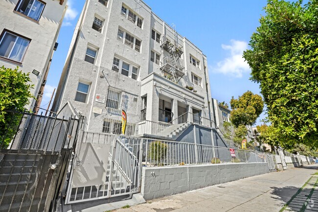Building Photo - 447 S. Rampart Blvd - Studio & 1 Bedroom A...
