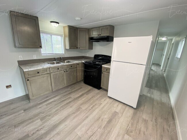 Building Photo - Recently Remodeled 3-Bed Mobile Home in Sulphur