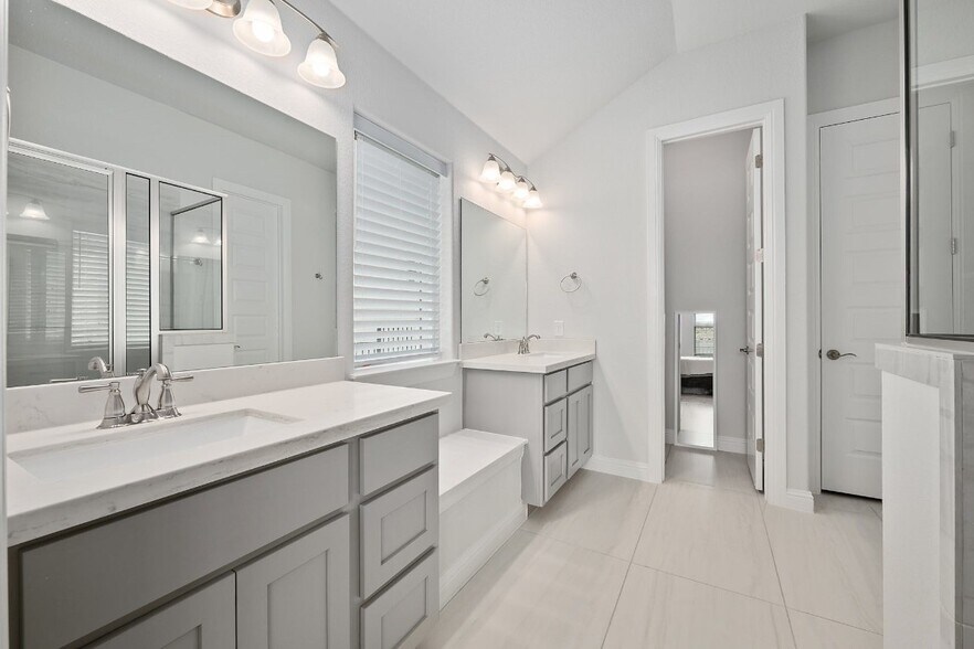Master Bathroom - 513 Elworth Path