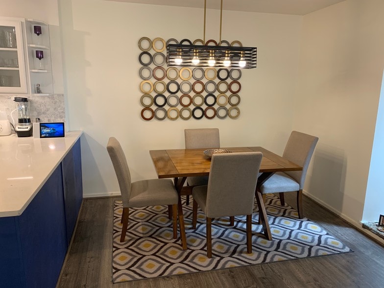 Dining Area - 19 1st St S