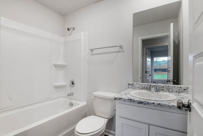 Building Photo - 813 Ashford Dr