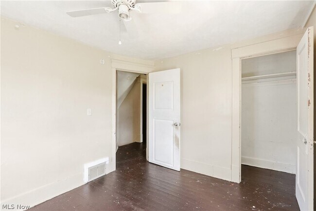 Building Photo - 285 Sumner Ct