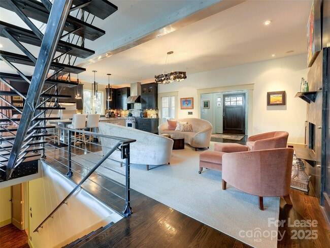 Building Photo - 1413 Devon Dr