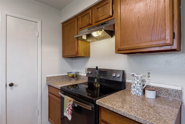 Building Photo - 2779 Forest Point Dr