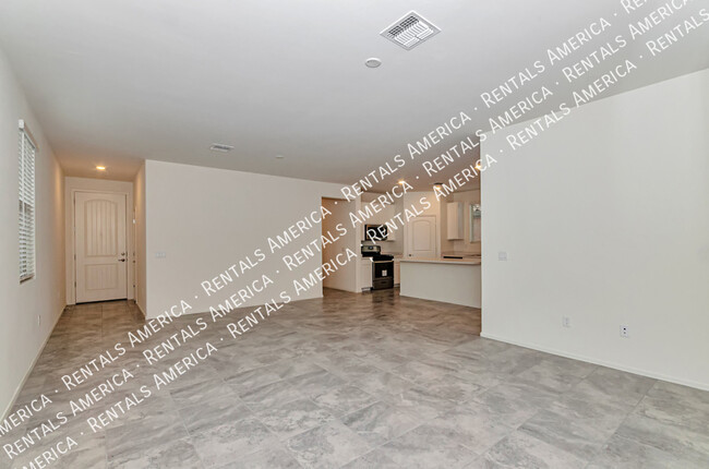 Building Photo - 8821 E Stone Meadow Cir
