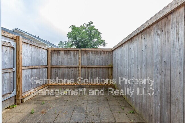 Building Photo - 1705 Granville Rd