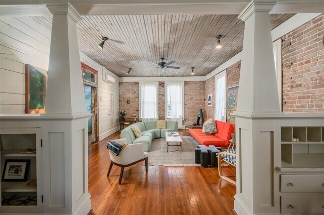 Building Photo - 2020 Hardy St